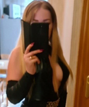 🔥 Со мной ты окунешься в мир страсти и блаженства. Я знаю все тайны наслаждения и готова реализовать твои самые смелые фантазии. ❤️ Фото и отзывы на моем профиле говорят сами за себя – мое тело стройное и нежное, а мои услуги оставляют незабываемые впечатления. Эксклюзивный опыт со мной точно стоит твоего времени. 🌟 Не упусти шанс испытать настоящую страсть! Жду тебя в Москве. 💋 Виктория